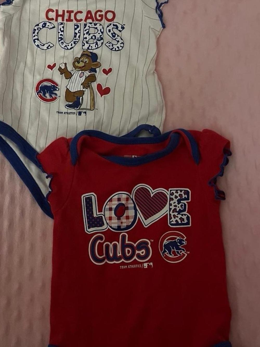 Chicago Cubs Baby Red 'Love Cubs' Short Sleeve Bodysuit